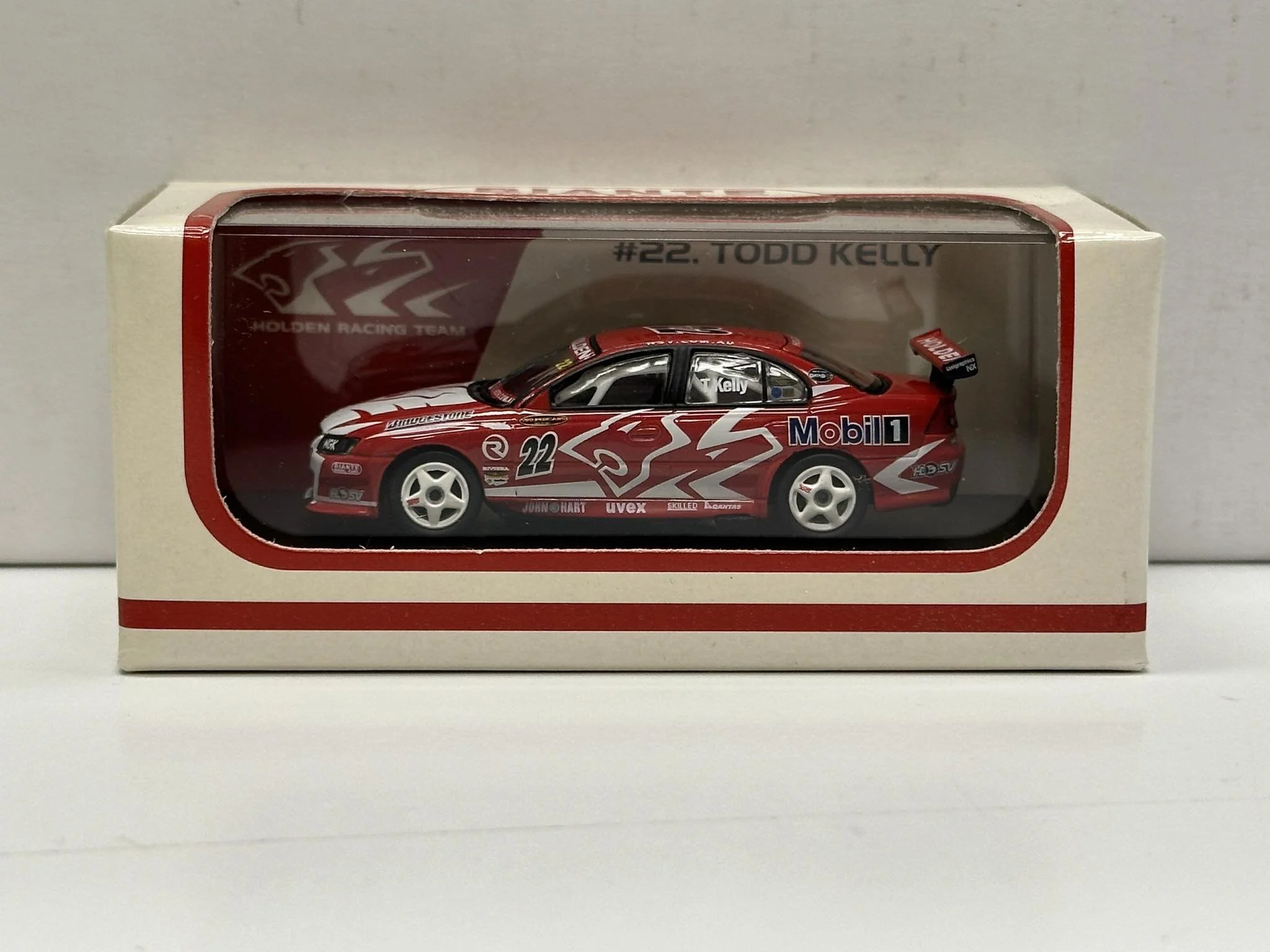 1:64 SCALE HOLDEN VZ COMMODORE 2005 HRT TODD KELLY