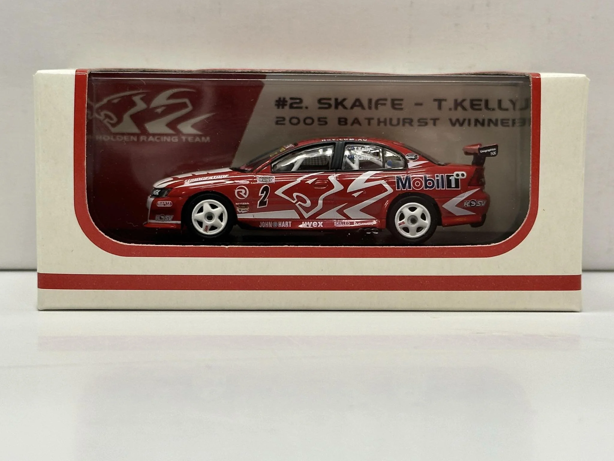 1:64 SCALE HOLDEN VZ COMMODORE 2005 BATHURST WINNER SKAIFE/KELLY