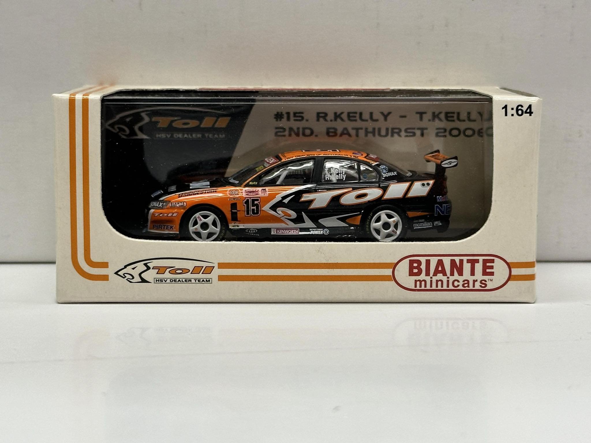 1:64 SCALE HOLDEN VZ COMMODORE 2006 BATHURST 2ND PLACE KELLY/KELLY