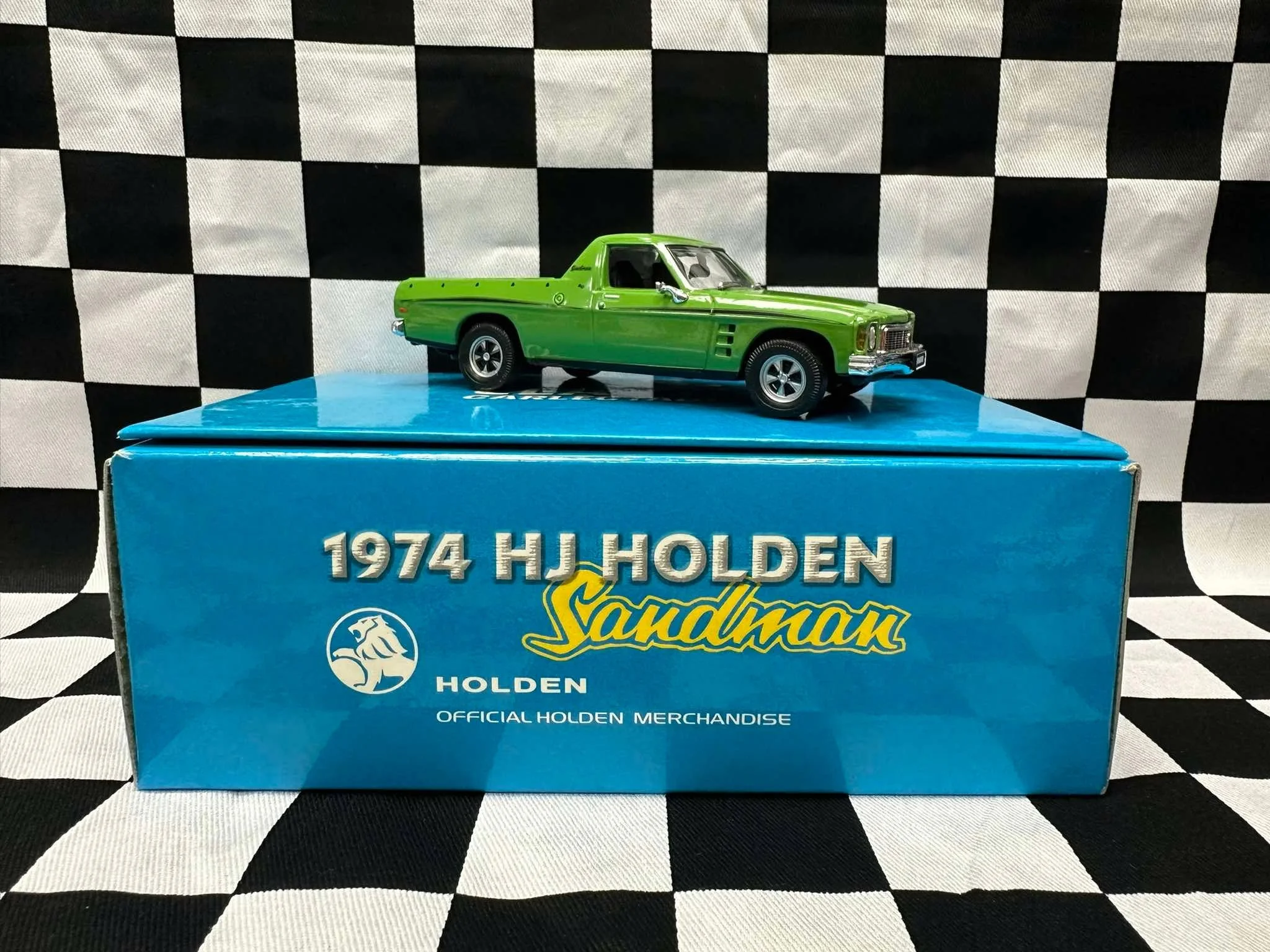 1:43 SCALE HOLDEN HJ SANDMAN UTE JAMAICA LIME