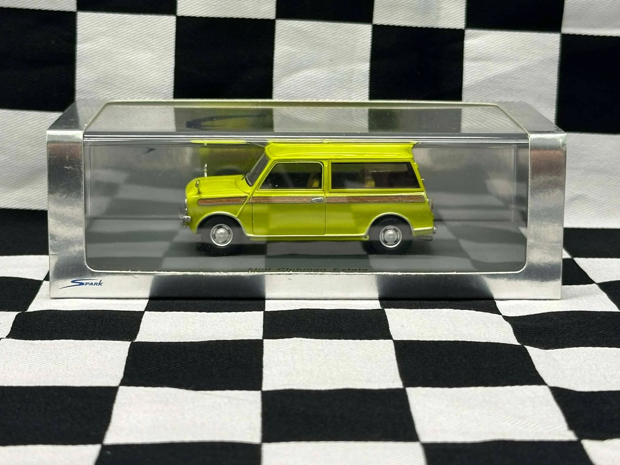 1:43 SCALE MINI CLUBMAN ESTATE
