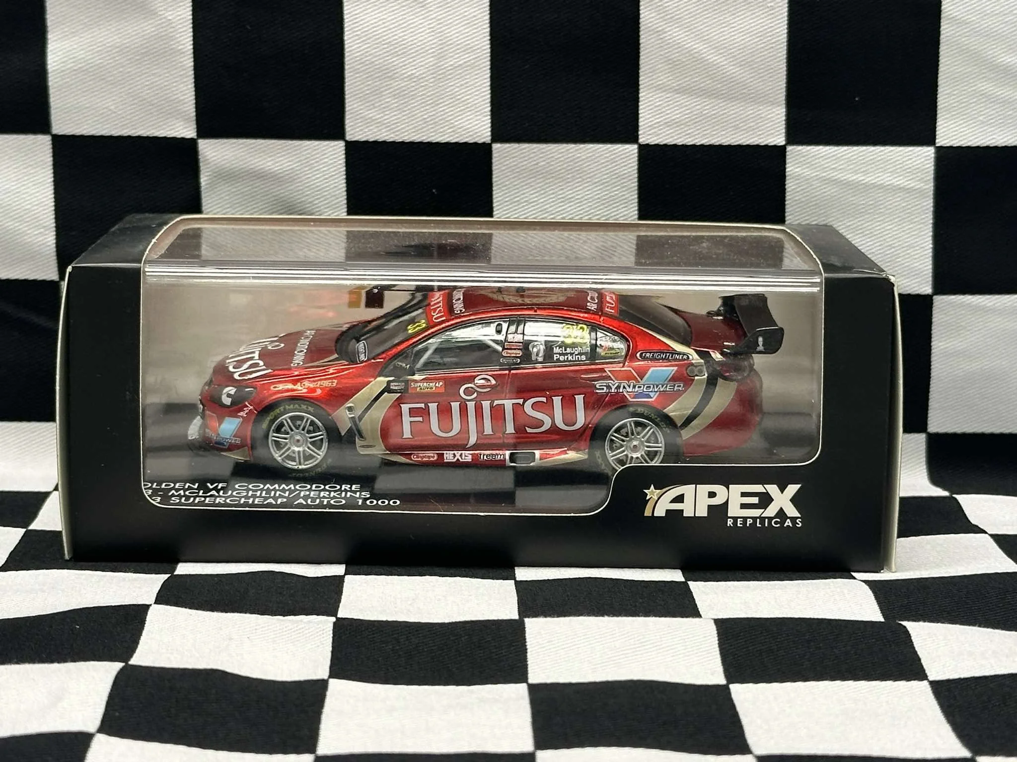 1:43 SCALE HOLDEN VF COMMODORE 2013 BATHURST MCLAUGHLIN/PERKINS