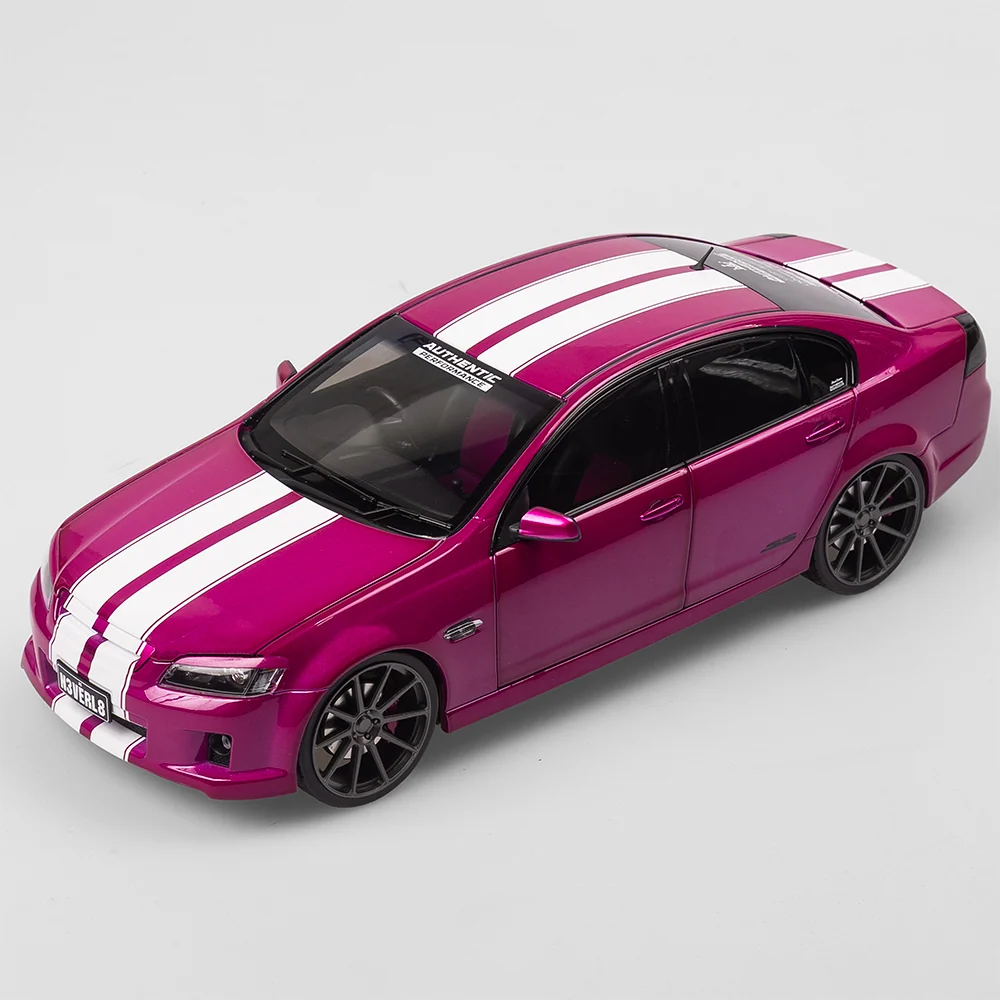 1:18 SCALE HOLDEN VE COMMODORE SSV STREET CUSTOM N3VERL8