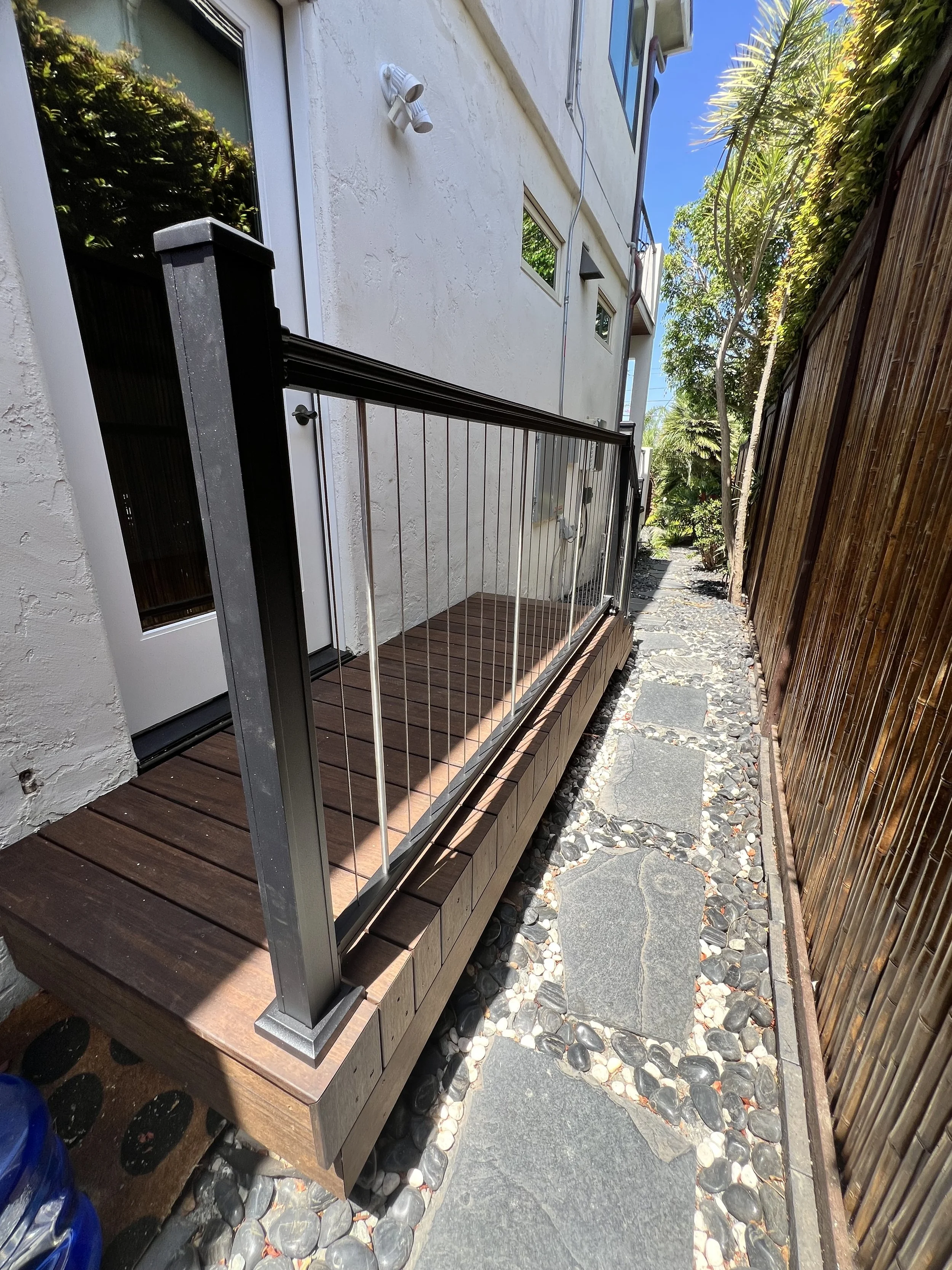 KeyLink Chesapeake vertical cable railing