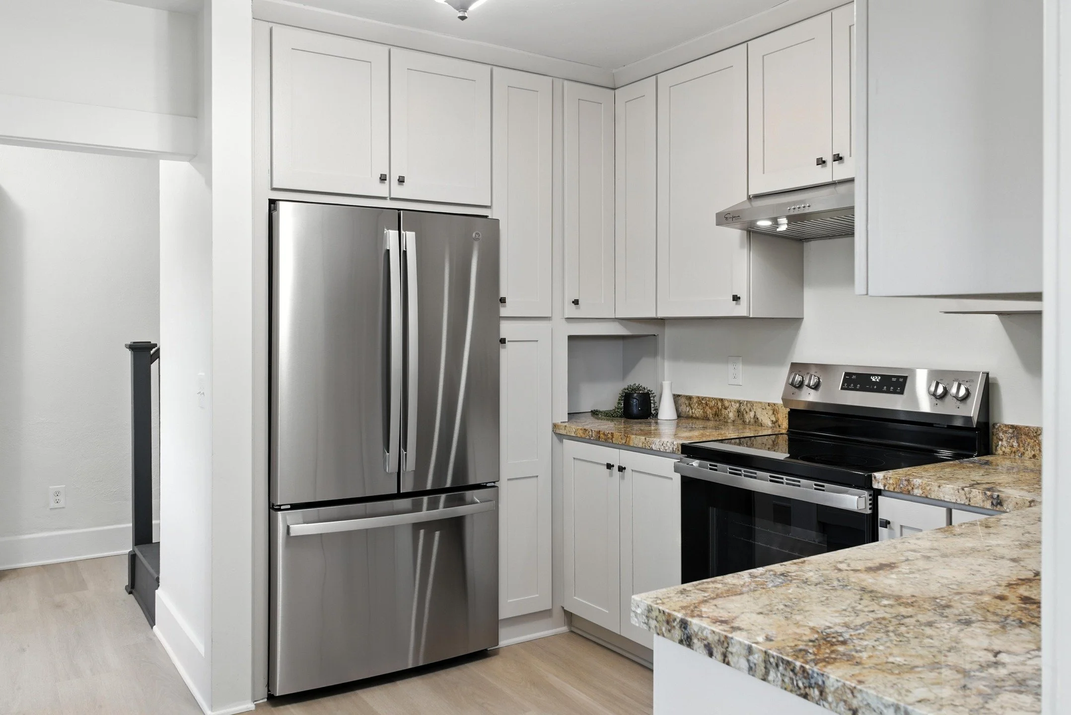 As a real estate agent, your time is valuable, and I get that.
That&rsquo;s why I built my photography service to be as smooth and stress-free as possible:

✅ Simple, easy booking
✅ Fast photo turnaround (24 hours)
✅ Clear communication from start to