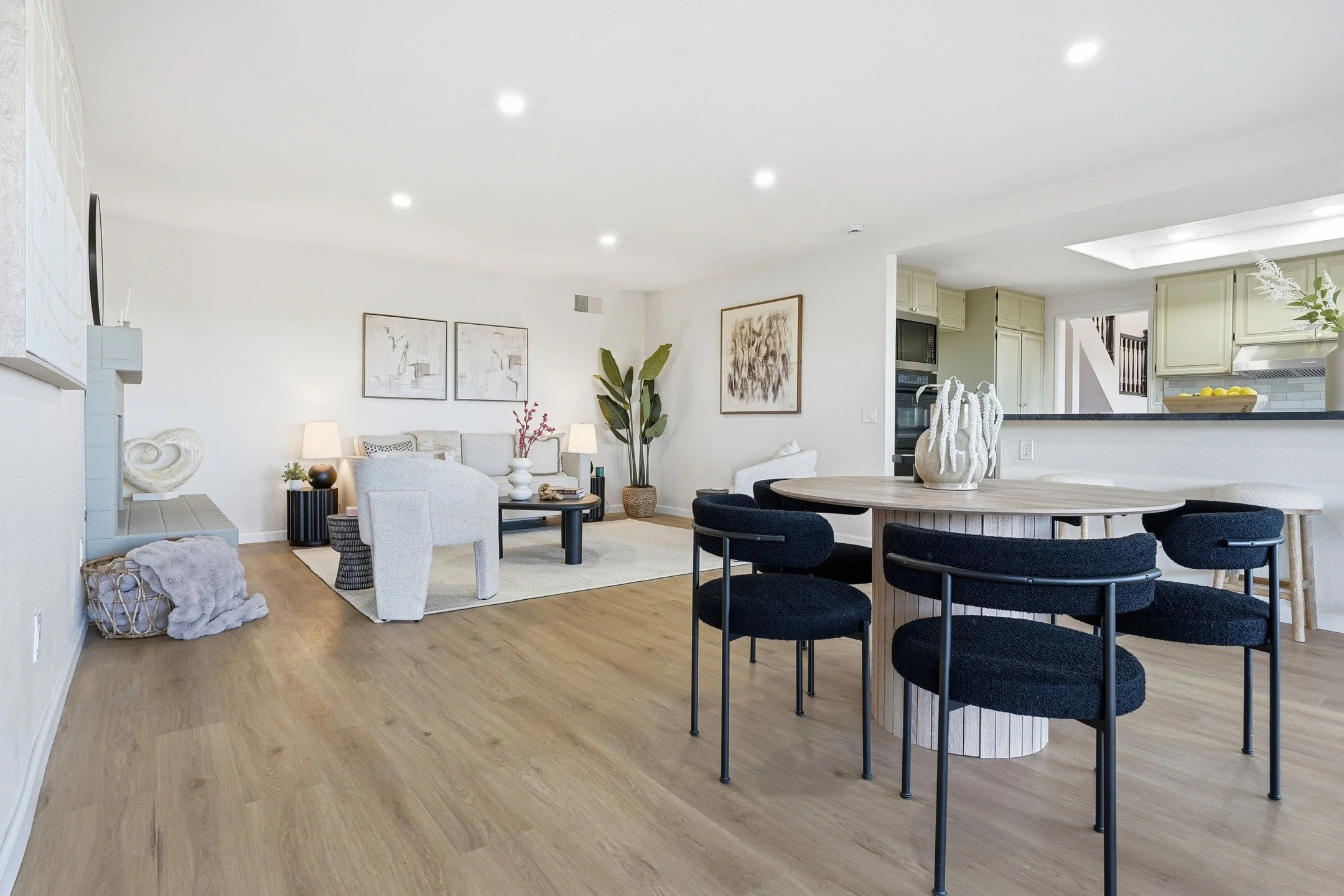 --- Indefatigability &amp; Determination ---
My dedication knows no limits. I understand how important your listings are and the trust you place in me.

With relentless determination, I go above and beyond to exceed expectations. No challenge is too 