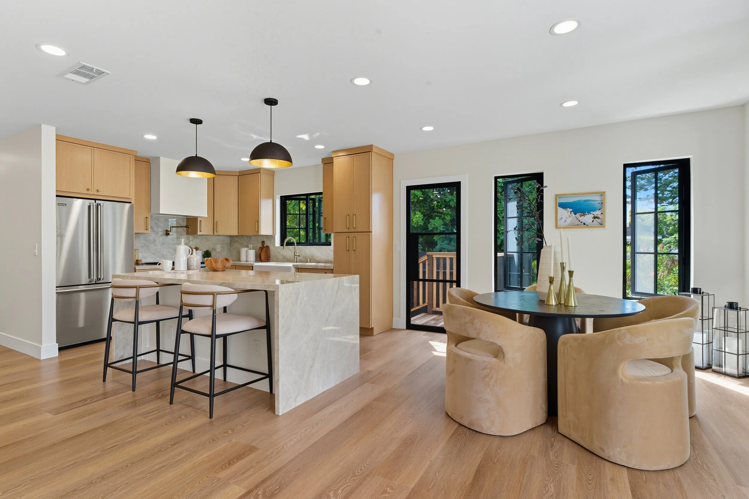 375EAve_004.jpg