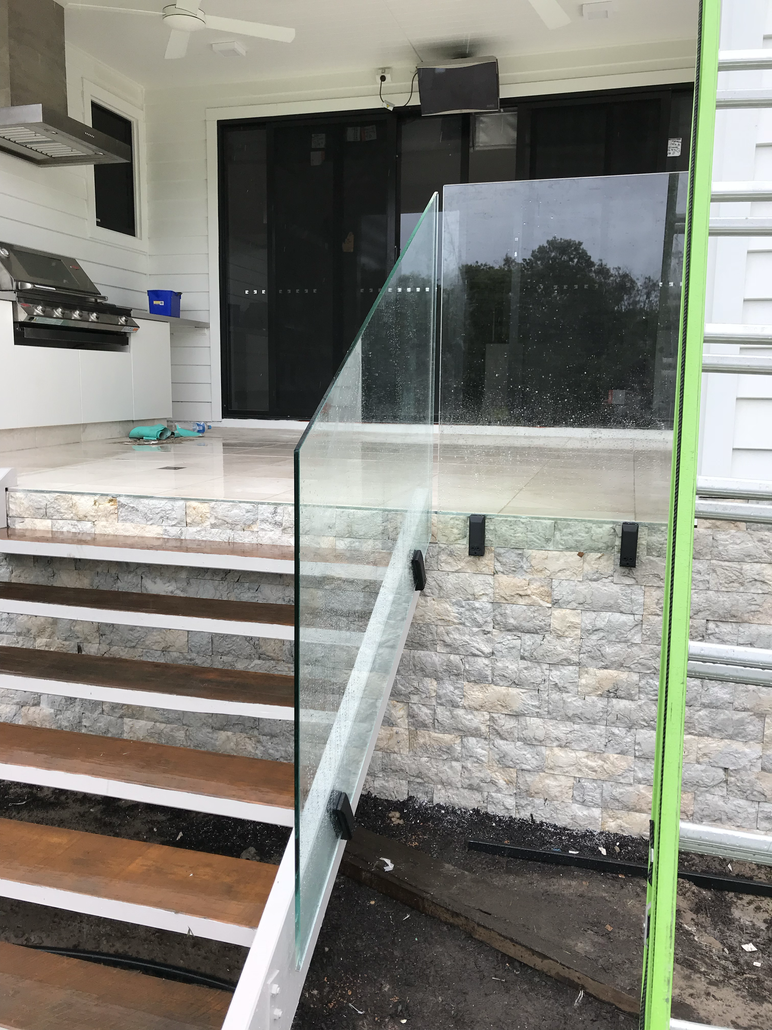 face fixed balustrade staircase glass