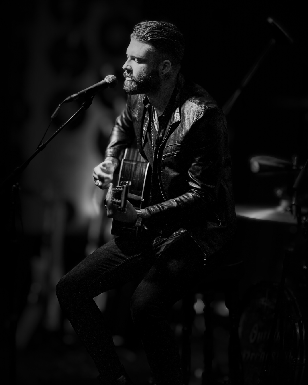 ROSS HARDING PROMO PHOTO.png