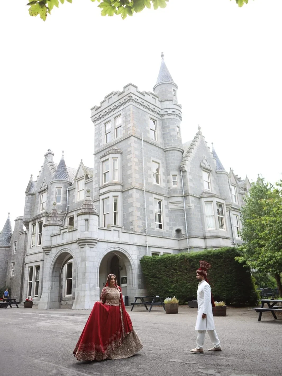 Gorgeous wedding photos from Munazzah and Haffi's big day @ardoehouse! ❤️ 
Munazzah's entrance to Divenire was unforgettable! 
I was thrilled to play music during the wedding meal and fantastic to be back in Aberdeen, where I grew up, for this spec