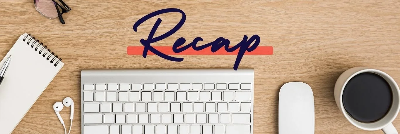 scrivania in legno chiaro fotografata dall'alto, tastiera, auricolari  e mouse bianchi, tazza di caffe, scritta "recap", ovvero riepilogo sui punti necessari per crescere su Pinterest