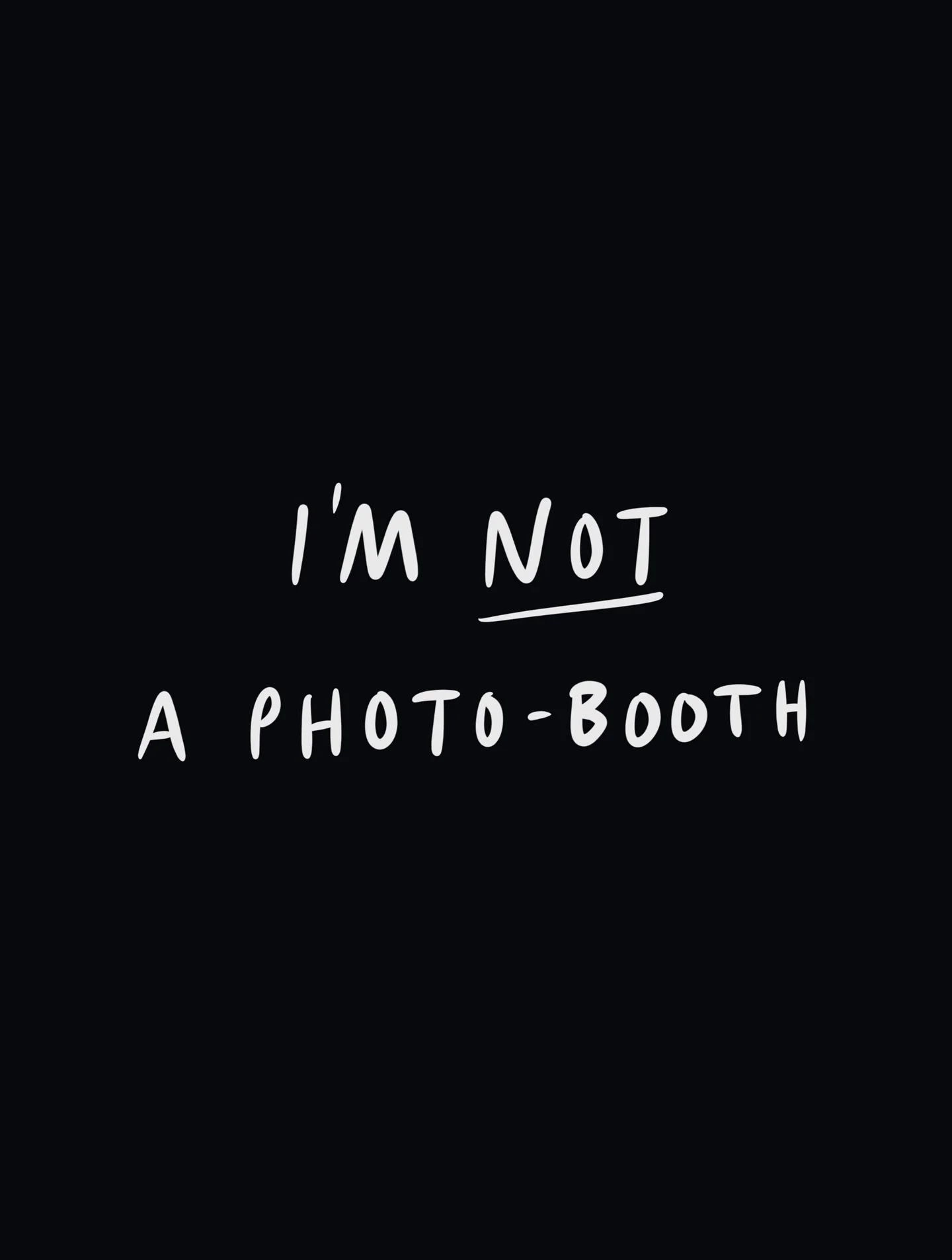 Looks like a photo booth from the outside&hellip;
But inside? It&rsquo;s all human, all hand-drawn, all brilliant.
3 minutes. A bit of chat. A portrait you&rsquo;ll keep forever. #rubbishportraits #irl #humantouch #noai
