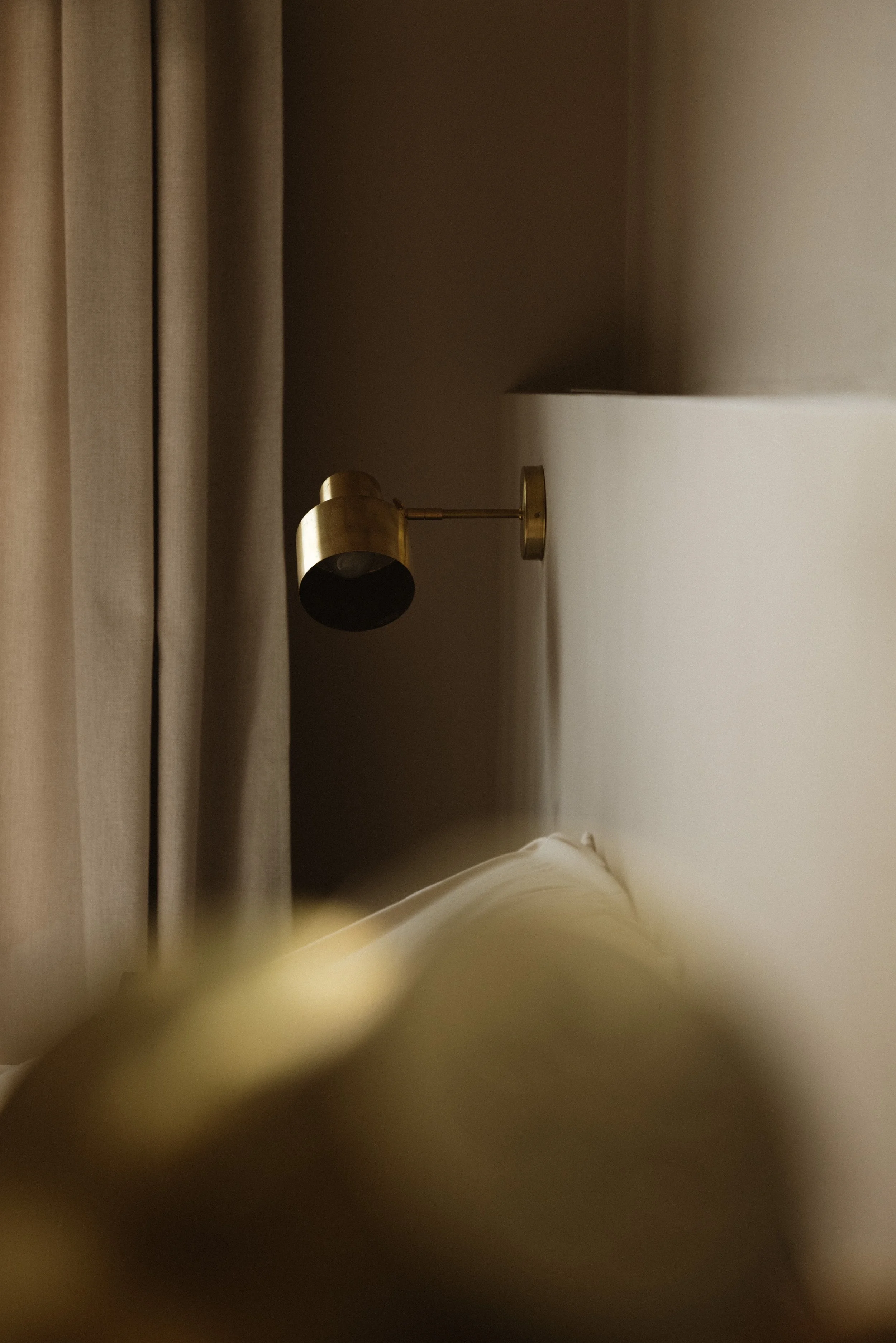 studiovlach-renovation-architecture-interieure-appartement-duplex-villa-brune-paris-14-22-chambre-detail.jpeg