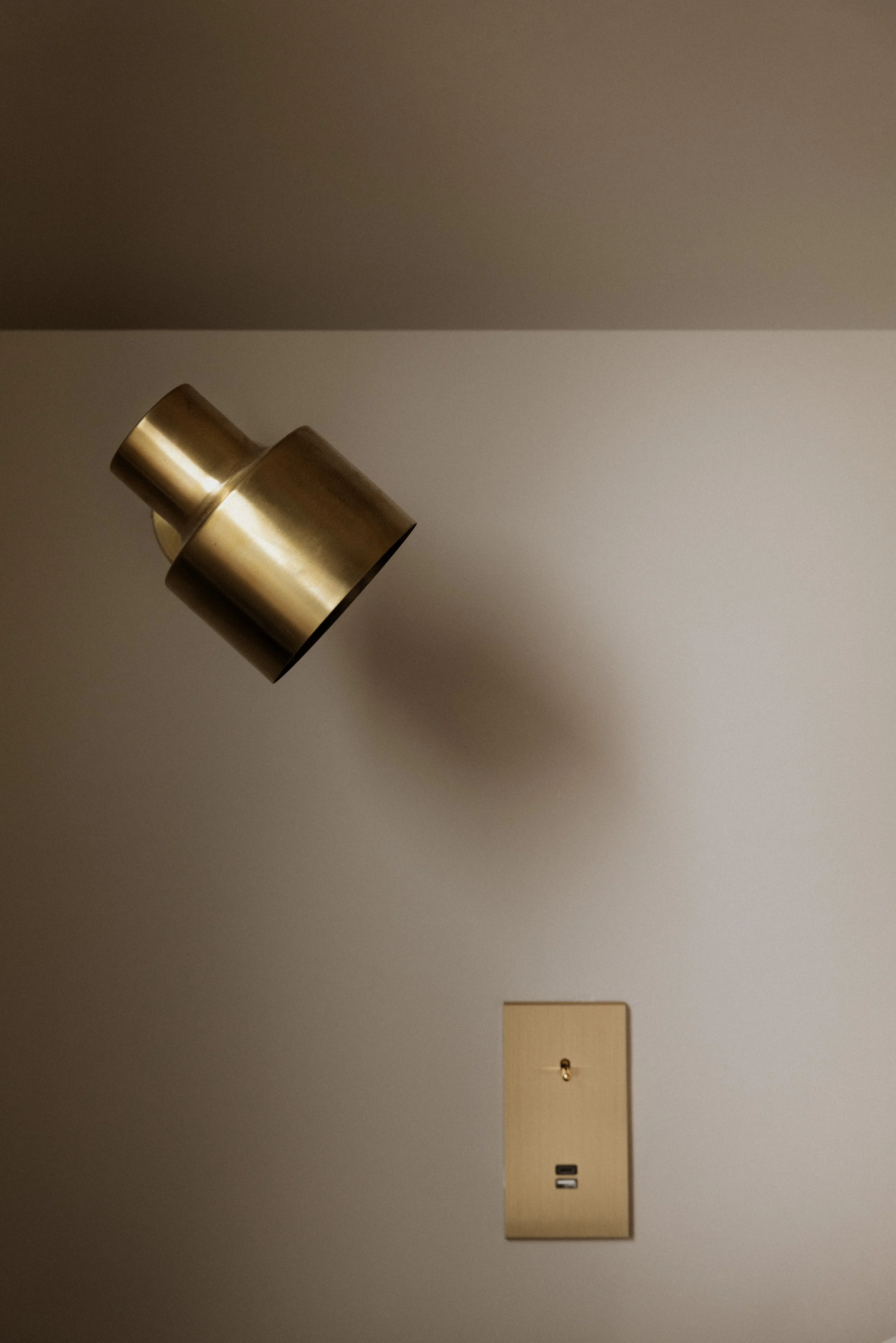 studiovlach-renovation-architecture-interieure-appartement-duplex-villa-brune-paris-14-21-chambre-detail.jpeg