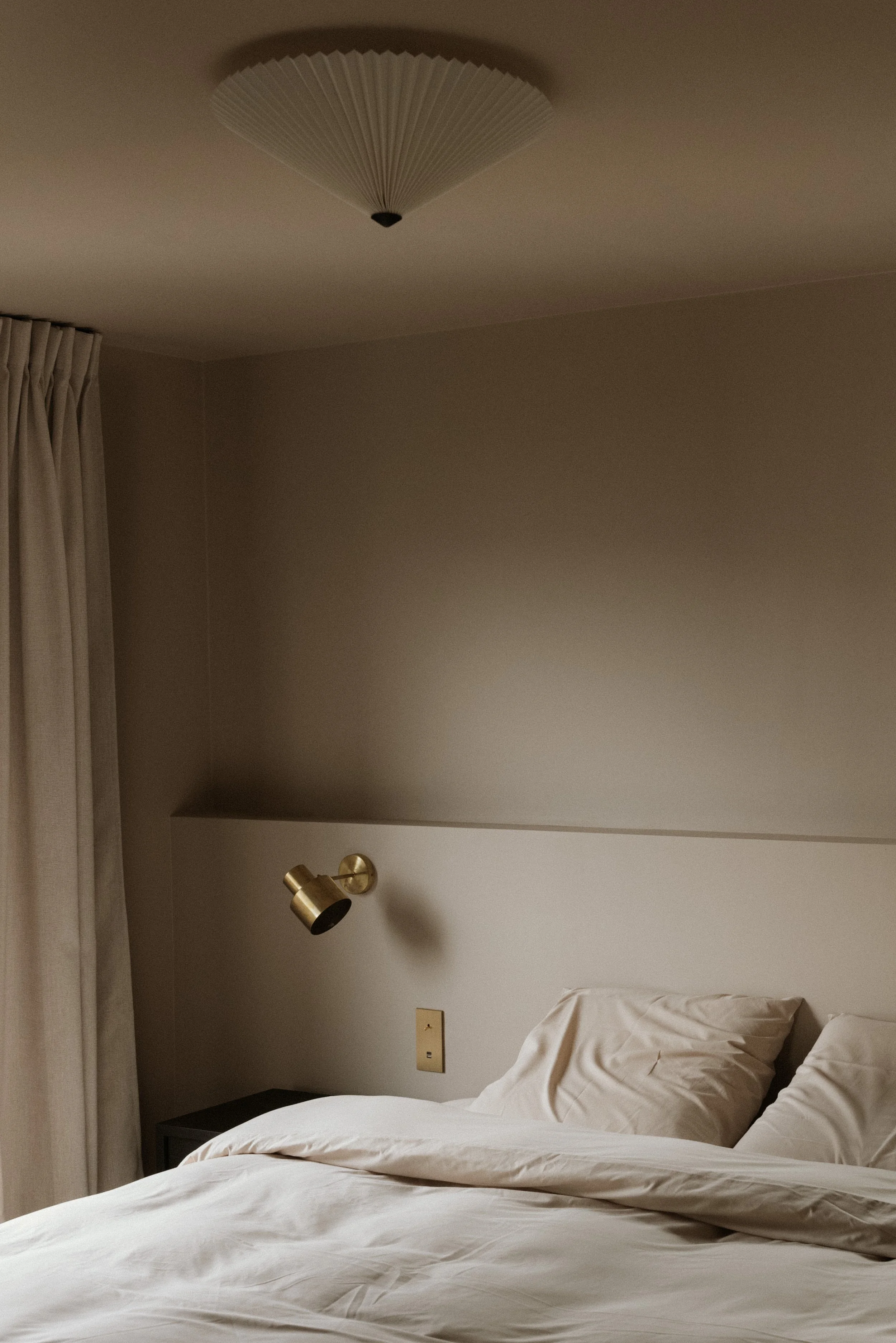 studiovlach-renovation-architecture-interieure-appartement-duplex-villa-brune-paris-14-18-chambre.jpeg