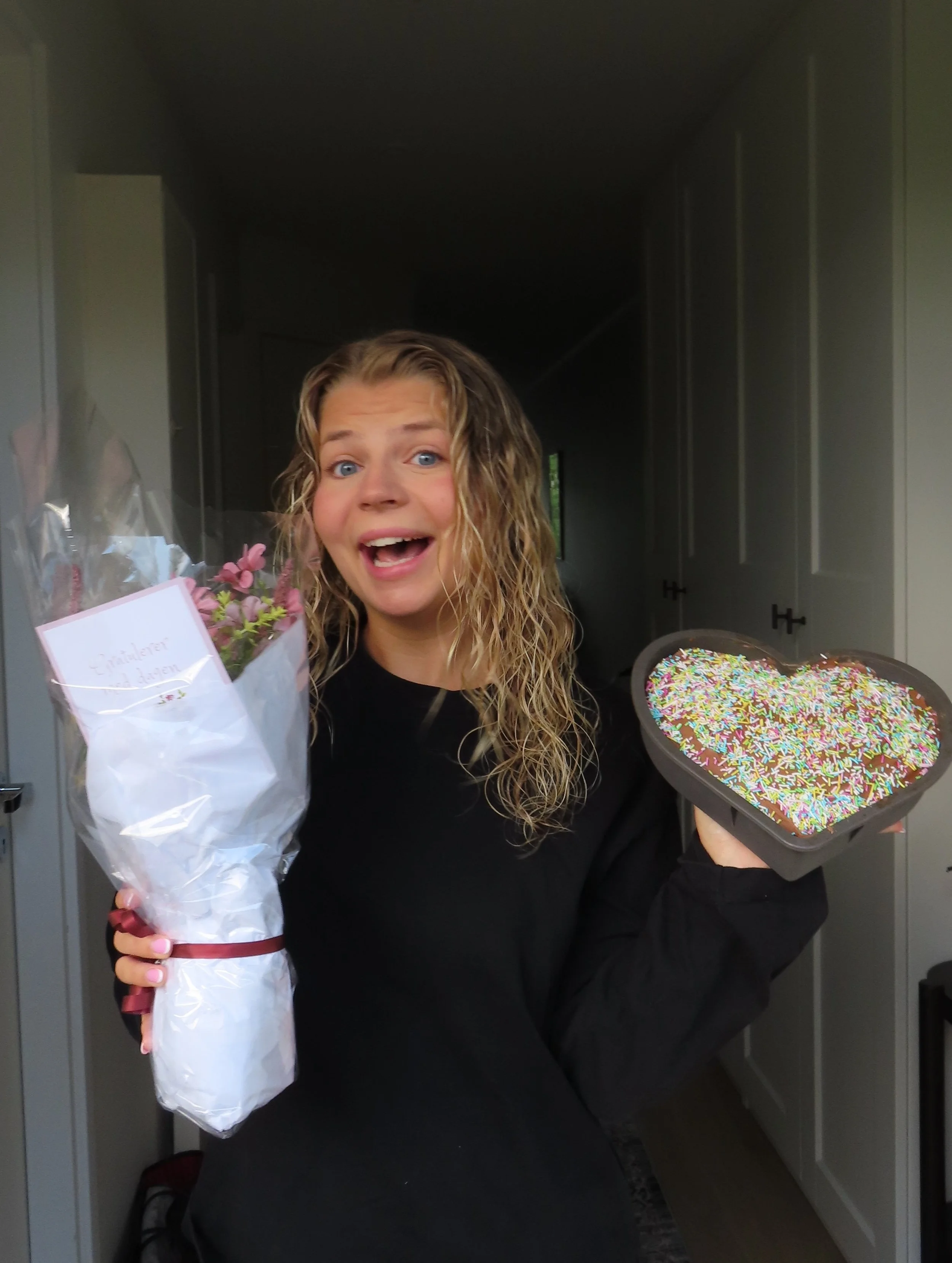 Kontorets solstr&aring;le og gledesspreder har bursdag i dag🎉🎂🥳 Gratulerer med dagen Tirill!