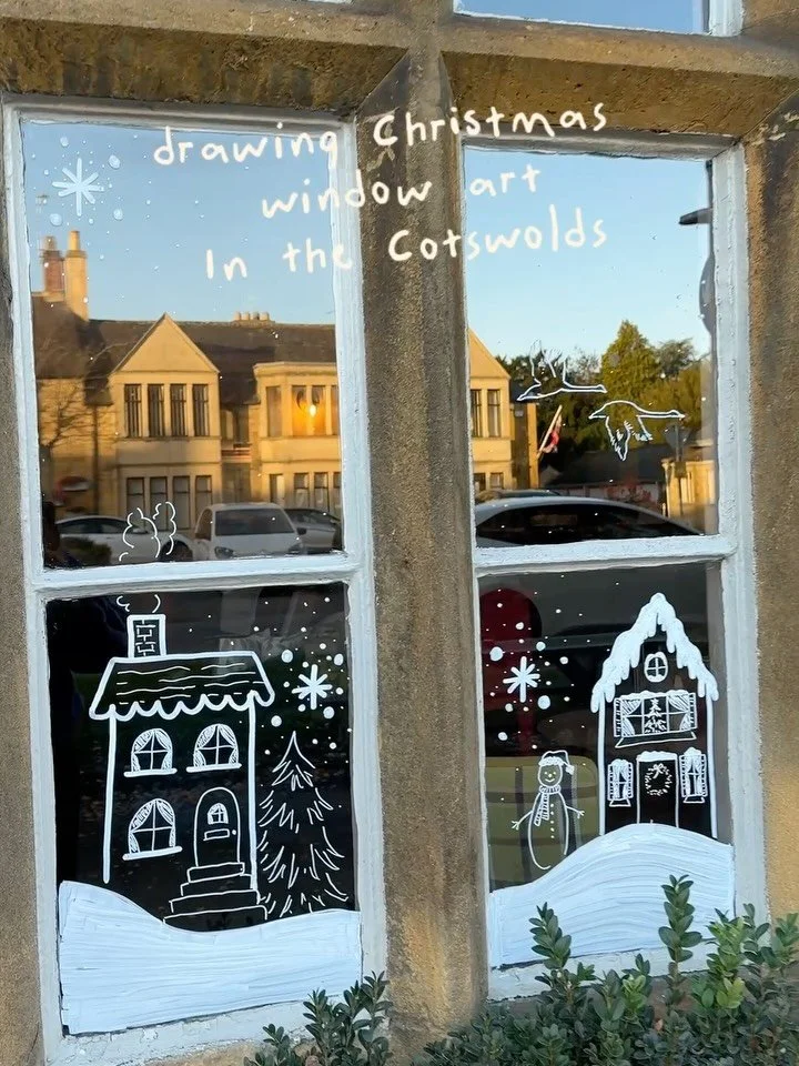 ✨❄️ Christmas at The Swan Inn ❄️✨

I loved bringing a little festive magic to the windows at The Swan Inn in Moreton-in-Marsh.

Hand-painted snowy scenes, obviously has to include lots of swans, and all the winter charm to match this beautiful Cotswo