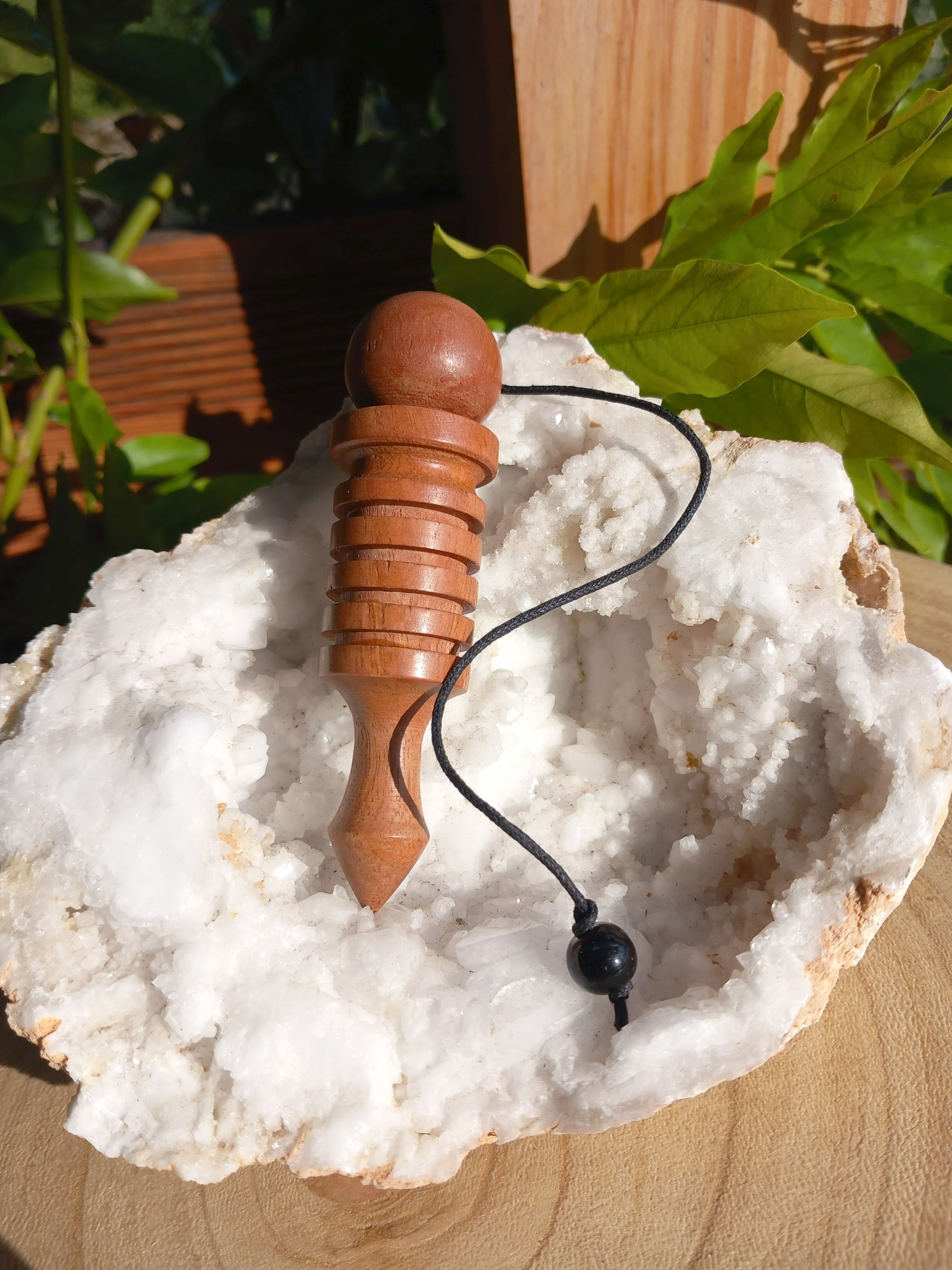 Pendule en bois naturel 8,5 x 2 cm