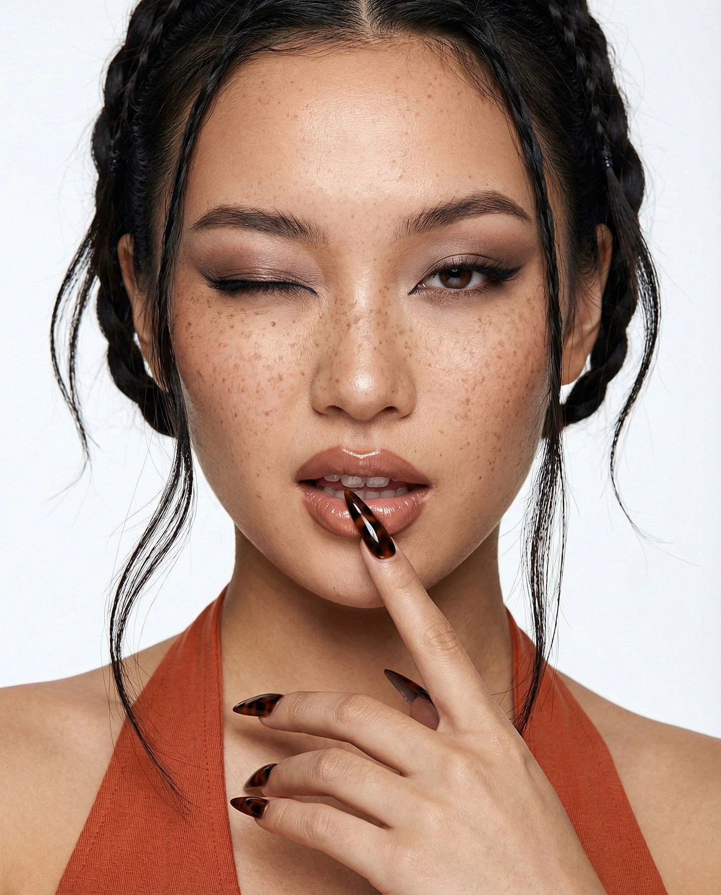 Be comfortable in your own skin. Be comfortable in the story it tells. Enhance your beauty with our Cosmetic and Skincare range.

Explore our collection - Link in Bio