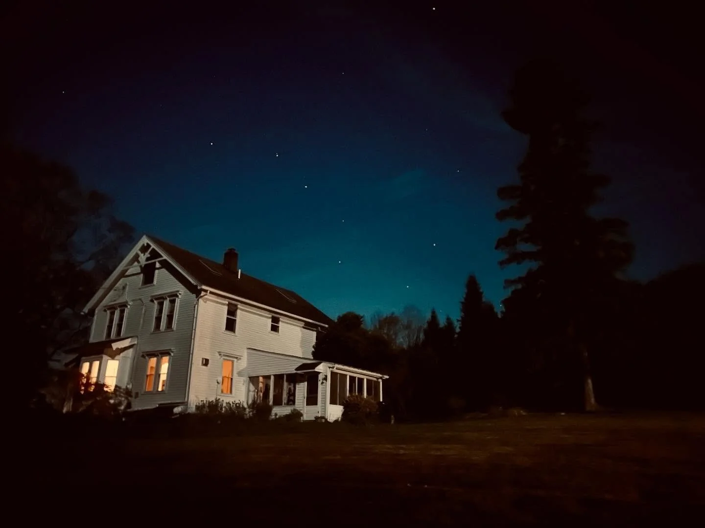 Come stargaze with us this winter. 

Photo thanks to our lovely friend and guest @valeryrosejoseph