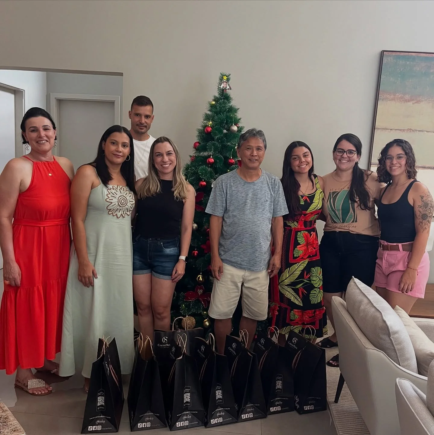 Encerramos 2025 com gratid&atilde;o e come&ccedil;amos 2026 com ainda mais f&eacute;, uni&atilde;o e compromisso.
Da nossa fam&iacute;lia e equipe para a sua: que 2026 seja um ano de prote&ccedil;&atilde;o, prosperidade e grandes conquistas.
Obrigado