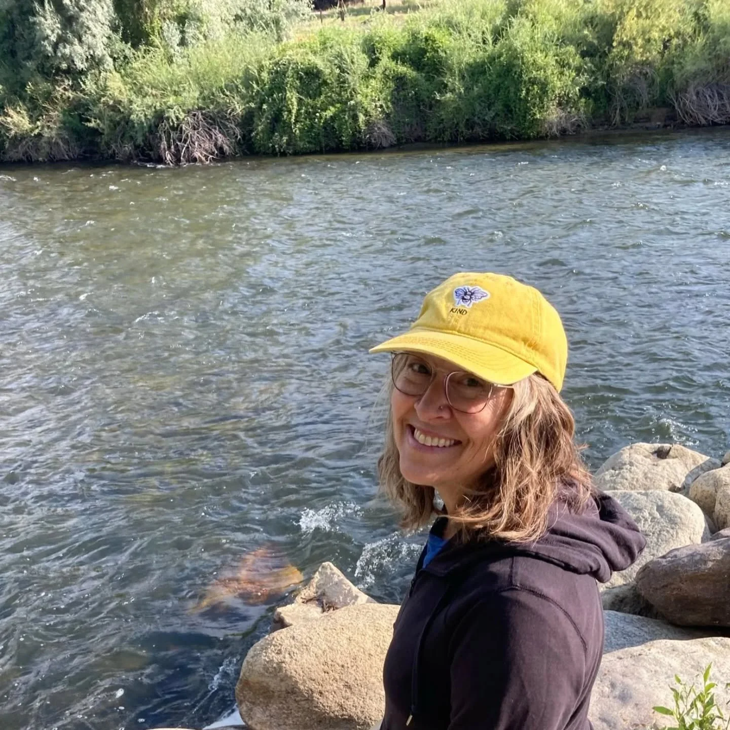 The Days of No-Time

wading in pools of silky sulphur waters,
running through my veins,

drops that fall,
that flow and flourish in sunlight,
golden and warm 
summer sun&rsquo;s rays,

anticipating and remembering the days
of no-time.

feet that floa