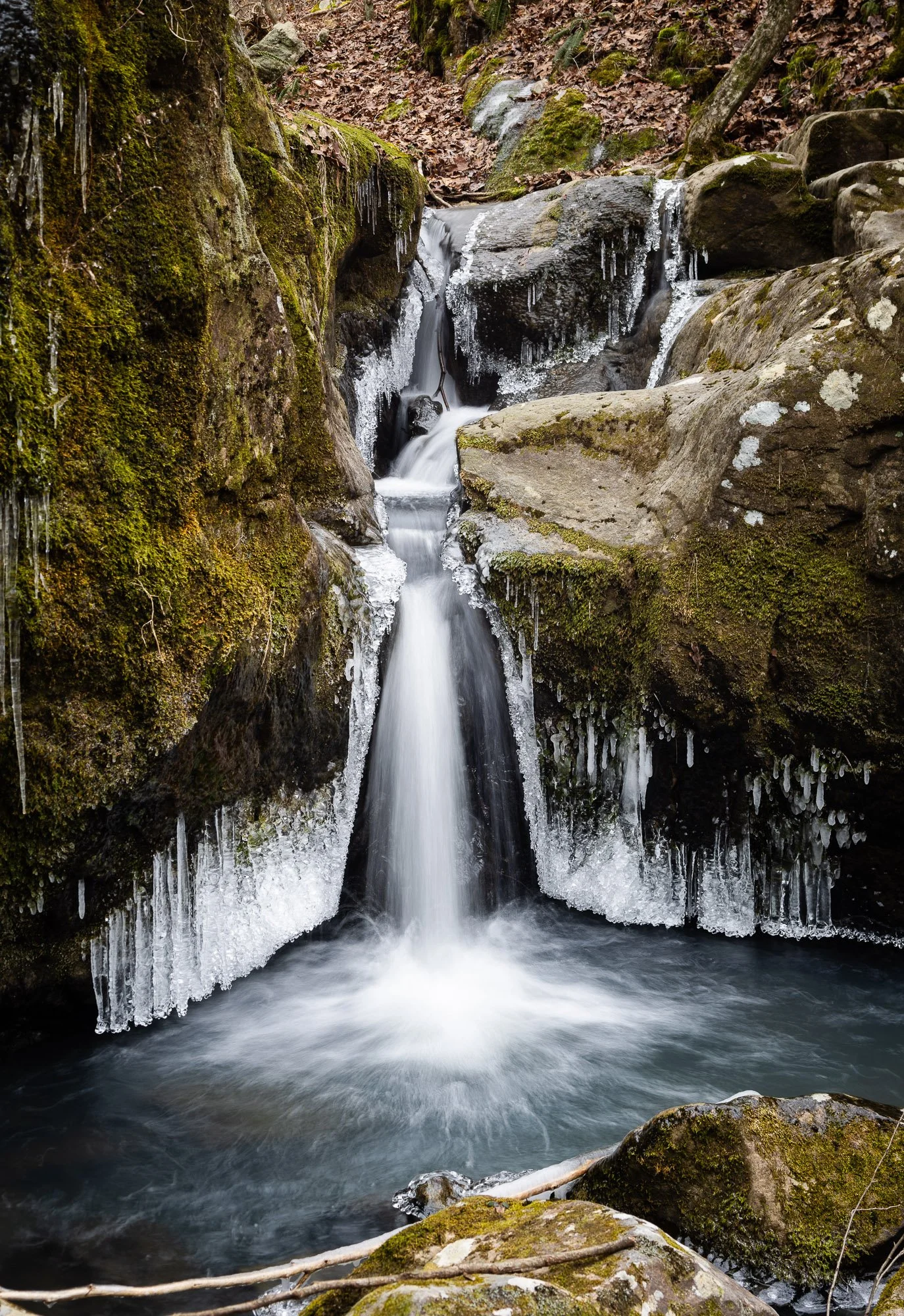 Secret Canyon Crevice Falls 06
