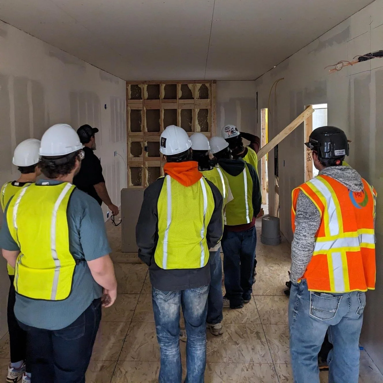 Today our students had the opportunity to tour Vederra Modular!
Thank you to @vederramodular for hosting an incredible educational tour and showing our students how modular construction is helping create sustainable, affordable, energy-efficient hous
