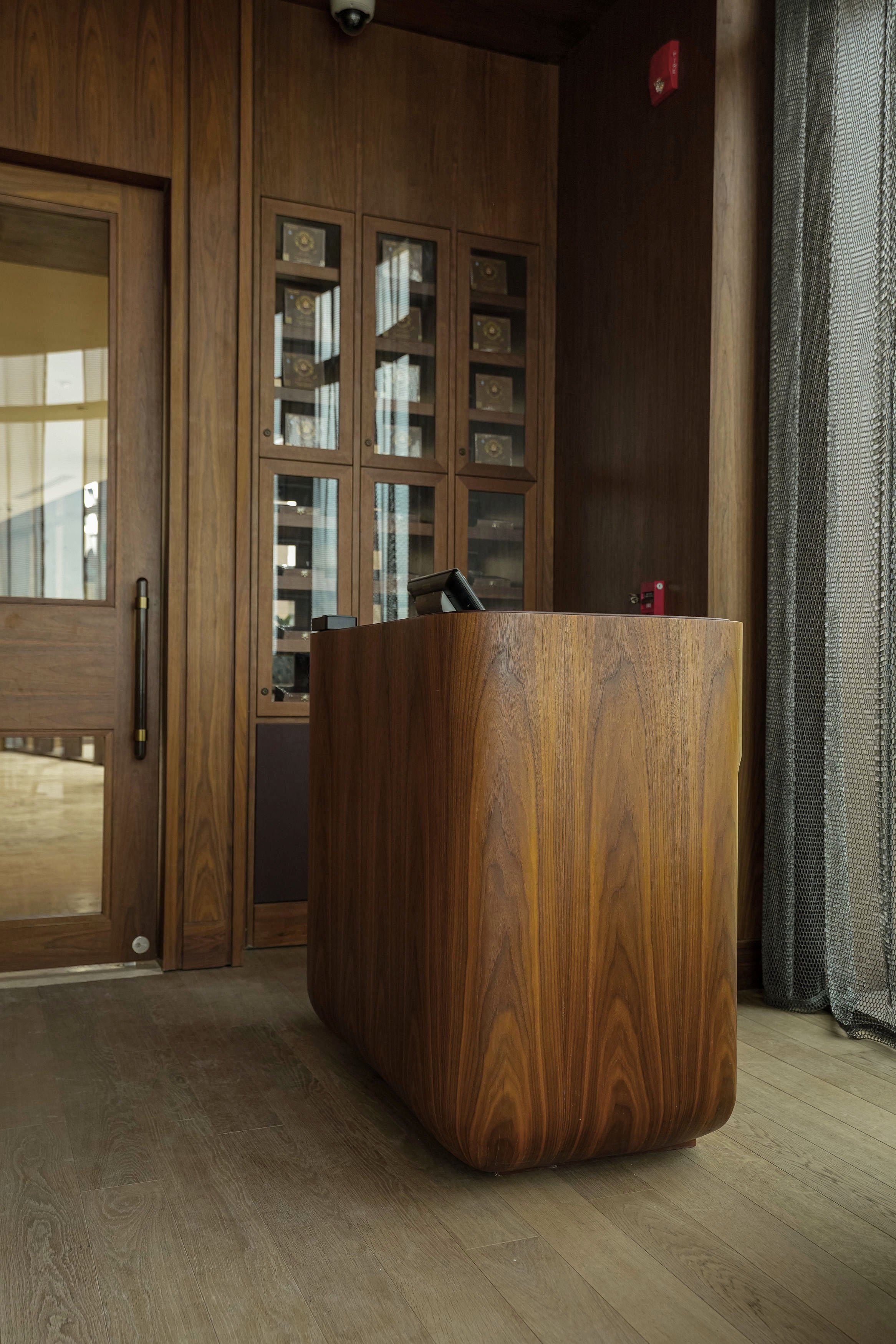 tatiana sheveleva-CHAPI Design- St. Regis-Cap Cana-Cigar Bar01