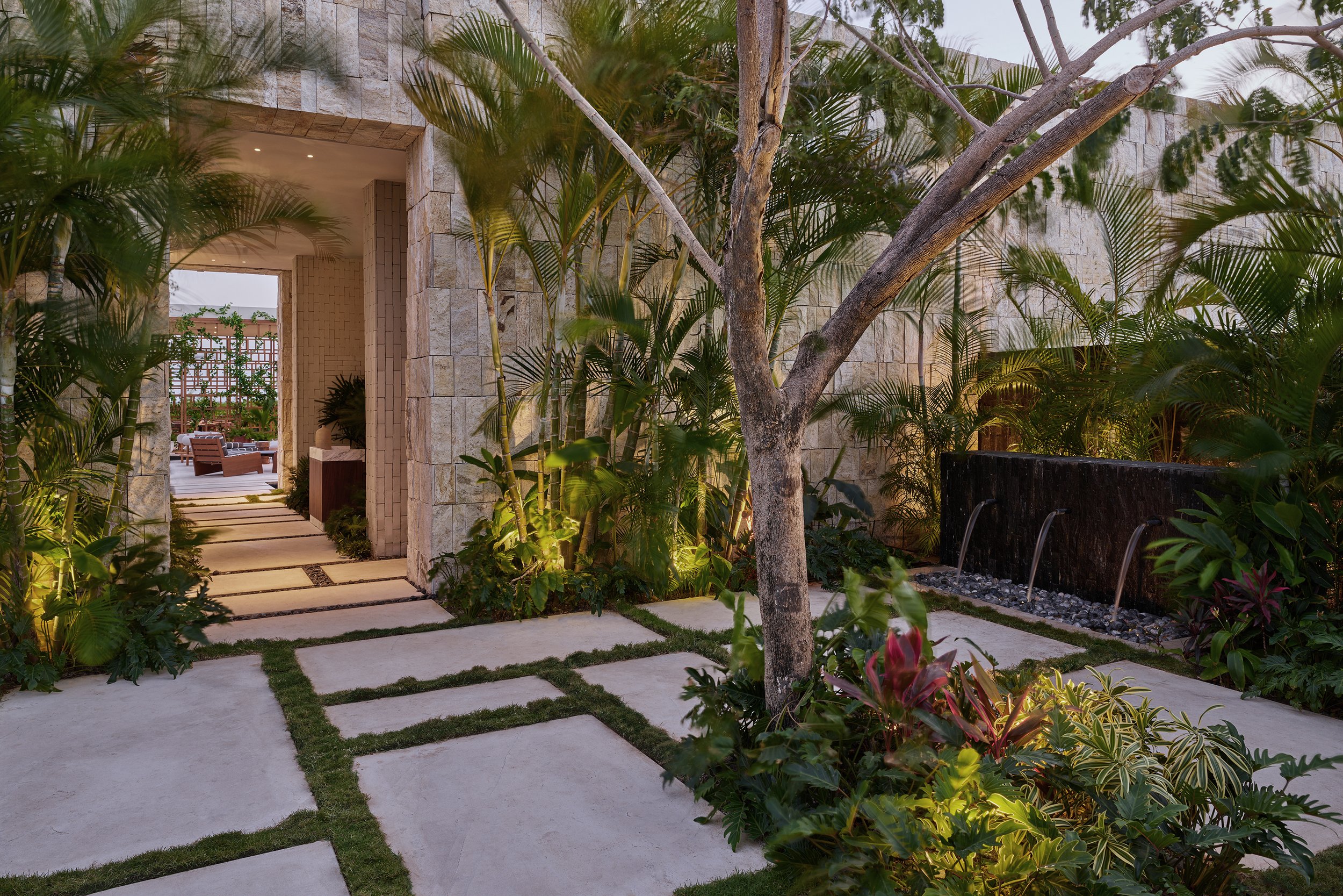 Tatiana Sheveleva-CHAPI Design-St. Regis-Kanai-Restaurant-TORO