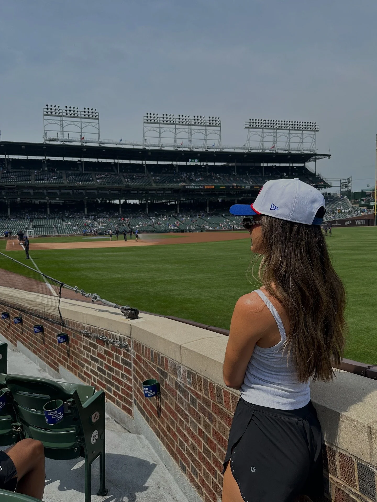 Cota&rsquo;s take Chicago &amp; dad enters his fanny pack era 🏈🍺⚾️🏃🏻&zwj;♀️🤪