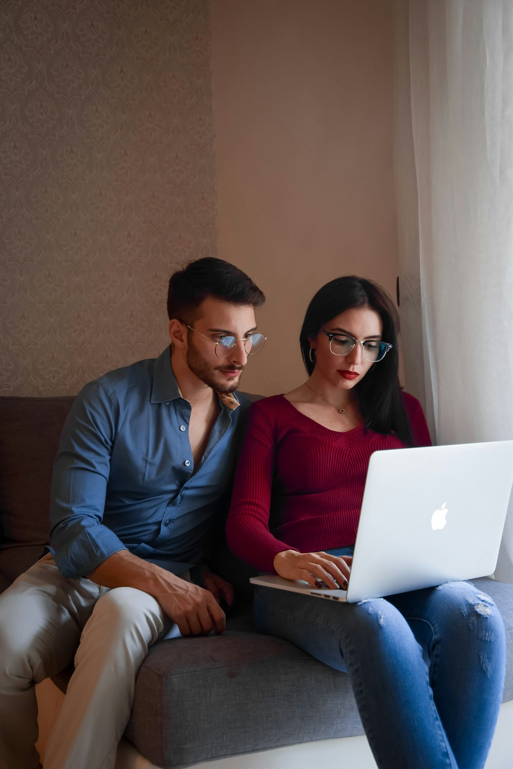 Couple sessions in Prague for expats in English