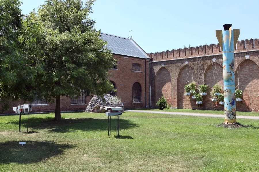 Round the Clock_Panoramica Esterna.JPG