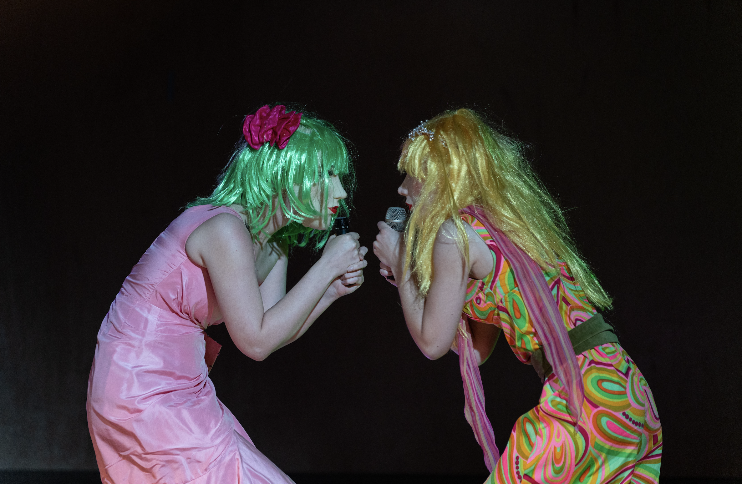 Mask Girls Variety Show with Object Collection at the Collapsable Hole
