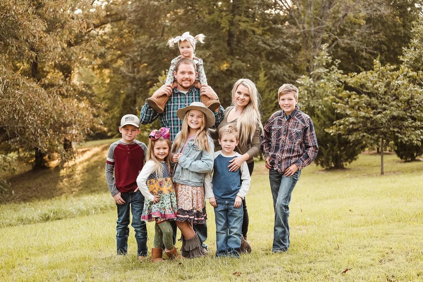 As a photographer, this is my busy season! As a momma of 6, this is my even busier season! My kiddos play soccer, basketball, football, cheer, all things 4-H, along with many other activities. I made the decision to release season 2 of my Podcast in 