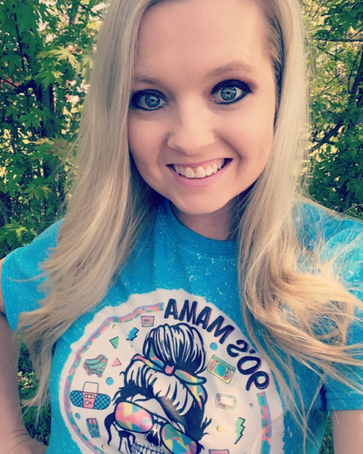 Loving my new tee from @samantha.howard.715 ! Y&rsquo;all need to go order one ASAP! So soft and comfy too with perfect colors for summer! #90smomma #coolmom #momofmany #messymomlife #momshirts #momsinstyle #fortheloveofchaos