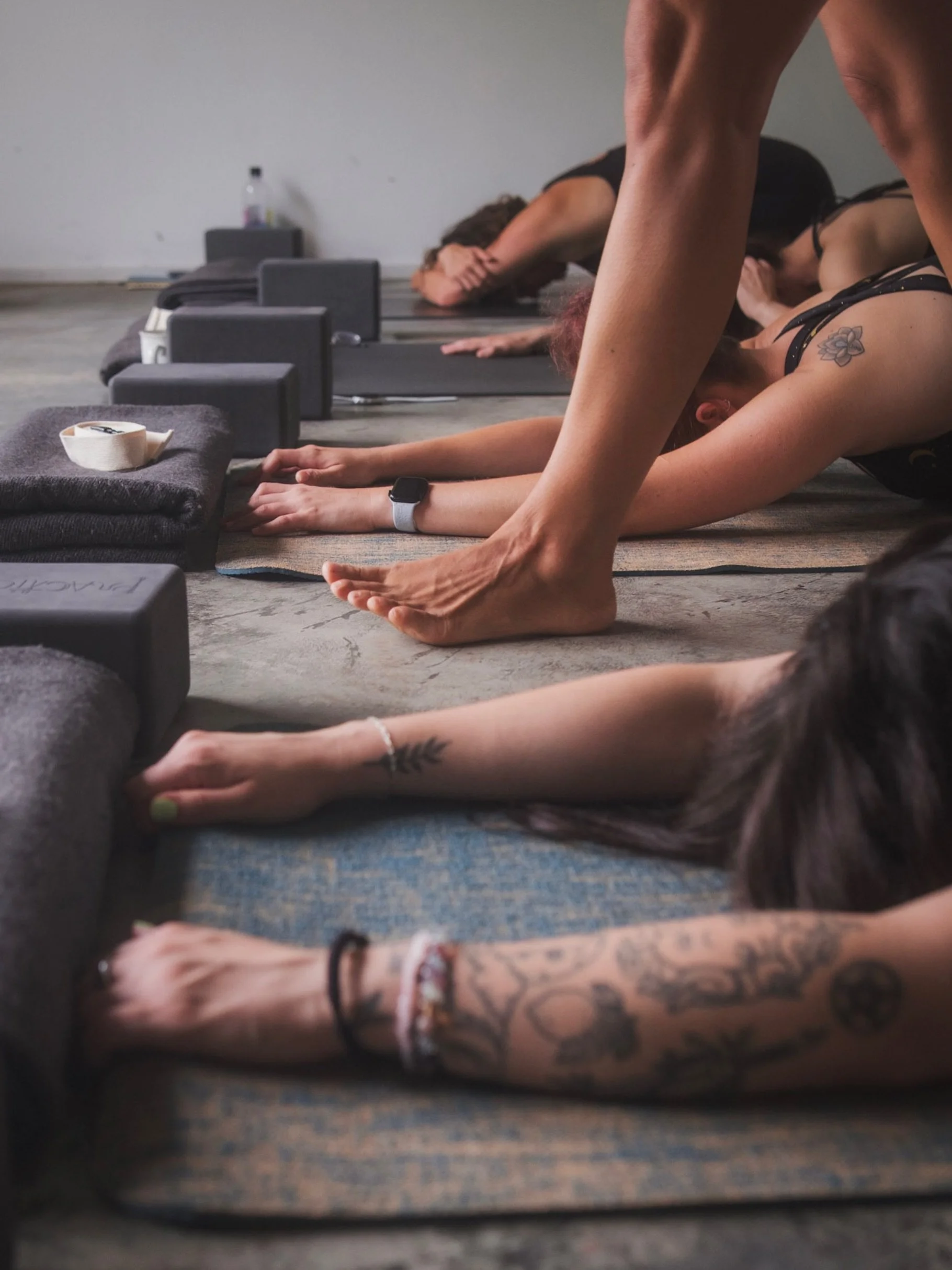 📞ICYMI: This SUNDAY is the last ~in person~ Katonah Class until August. But fear not Katonah lovers, we&rsquo;re taking Katonah Virtual while Anastasija is away! 😉

Starting June 10, join us every Wednesday at 8A for Virtual Morning Katonah. Bookab