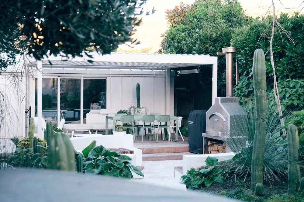 henry-blakely-landscapes-christchurch-alfresco-dining-pizza-oven.jpg.jpg