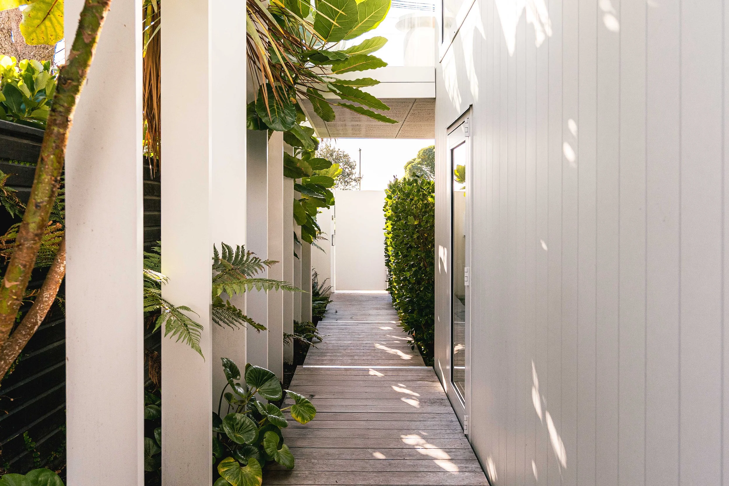 henry-blakely-landscapes-christchurch-wooden-decking-walkway-side-of-house.jpg.jpg