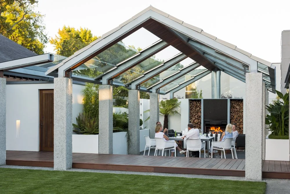 henry-blakely-landscapes-christchurch-outdoor-entertaining-shelter-day.jpg