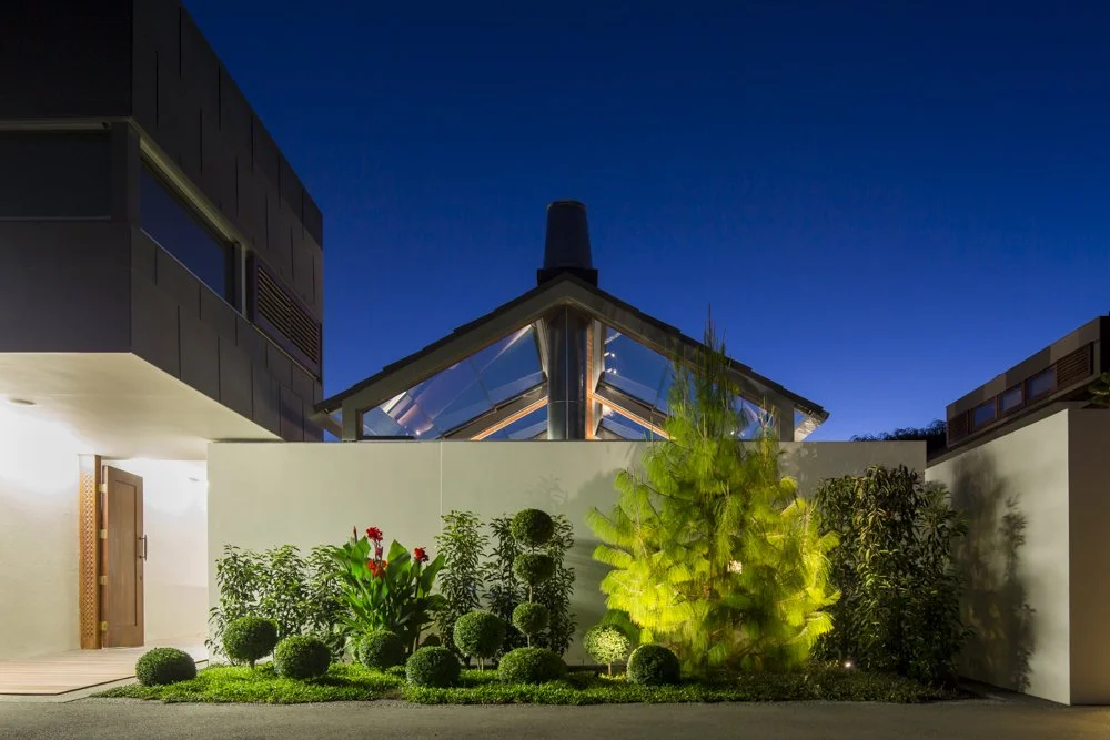 henry-blakely-landscapes-christchurch-garden-lighting-architecture-night.jpg