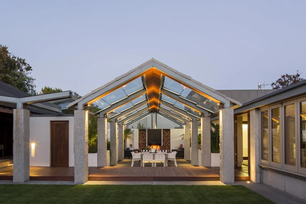 henry-blakely-landscapes-christchurch-lit-outdoor-dining-area-dusk.jpg
