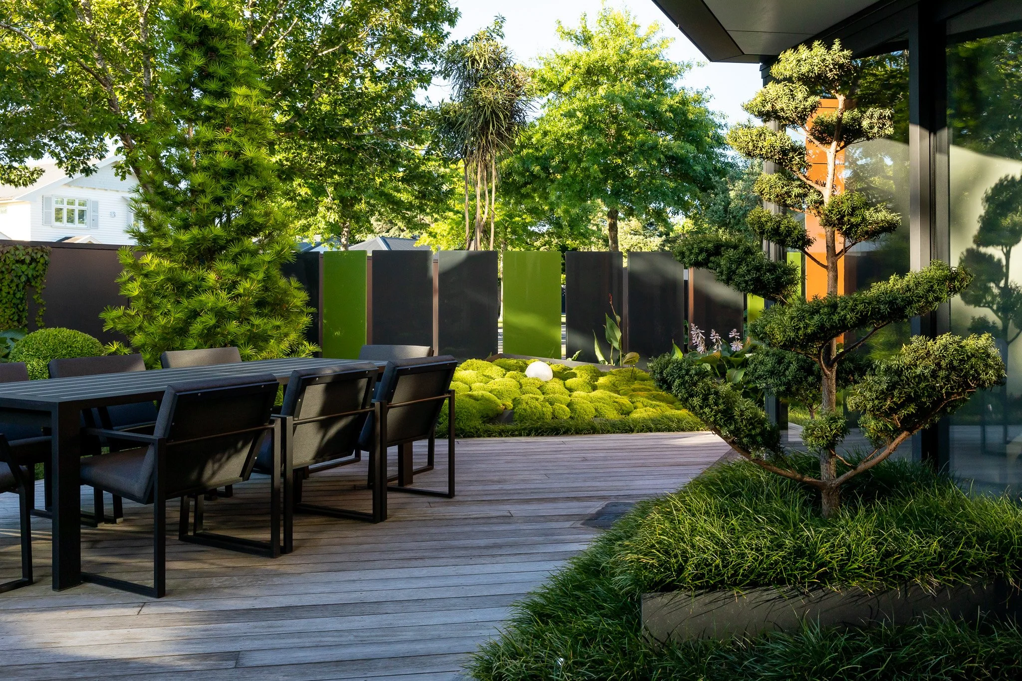 henry-blakely-landscape-designer-christchurch-outdoor-dining-deck-moss-garden.jpg