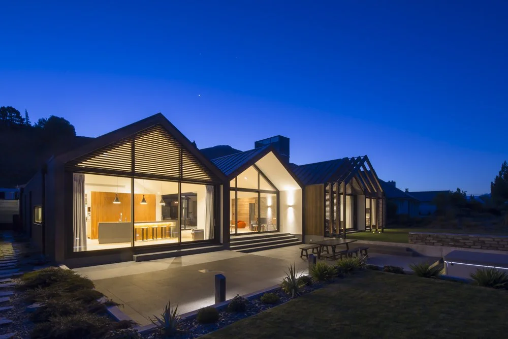 henry-blakely-landscapes-house-dusk-exterior-lighting.jpg.jpg