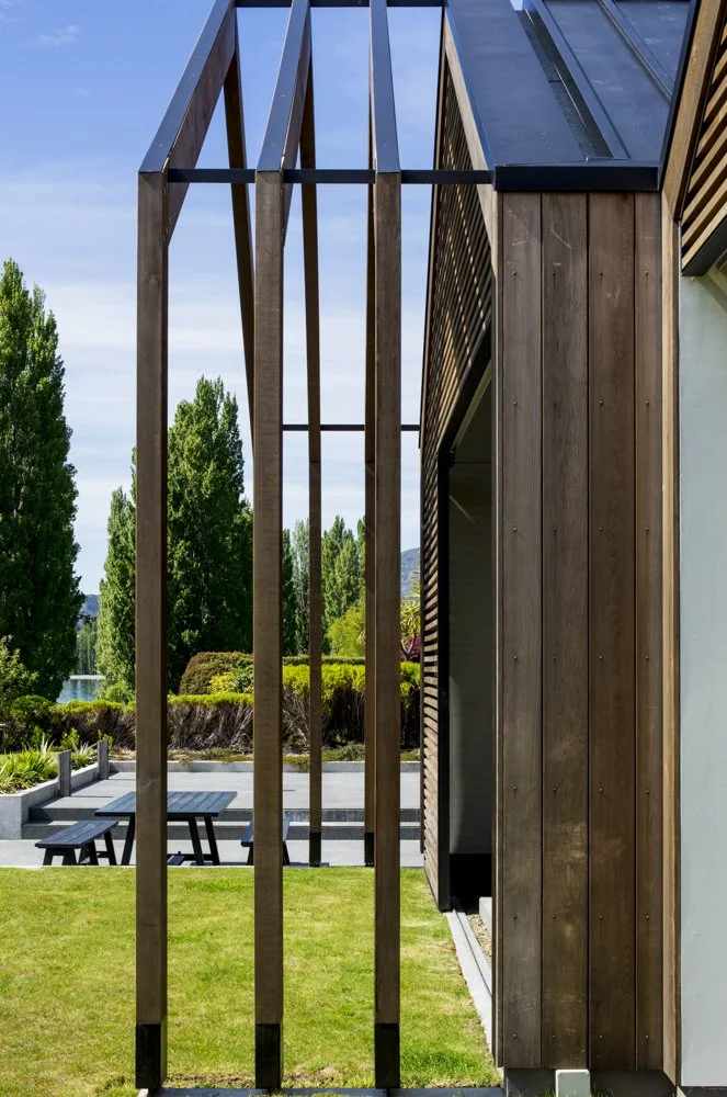 henry-blakely-landscapes-architectural-wood-posts-lake-wakatipu.jpg.jpg