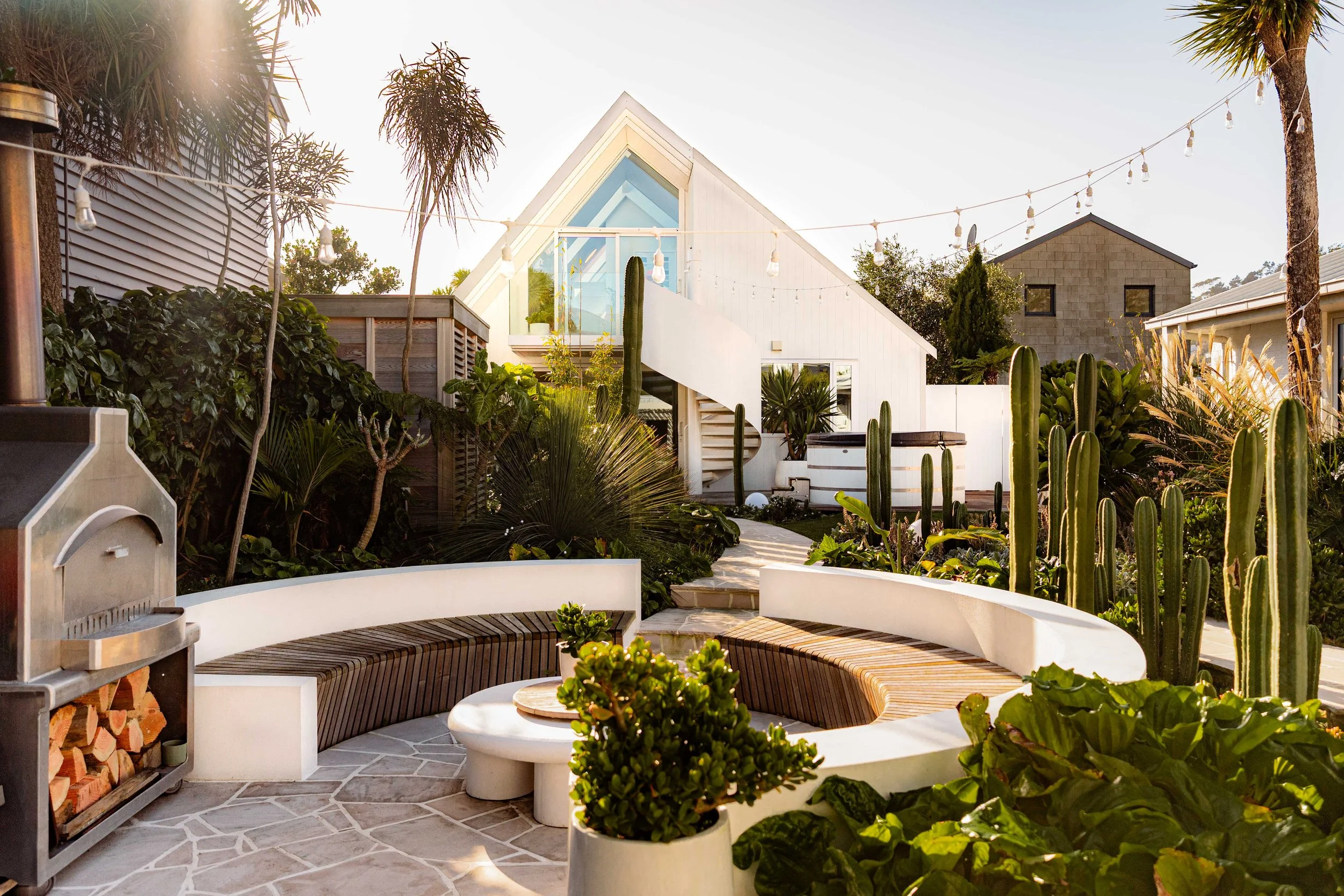 henry-blakely-landscapes-christchurch-curved-bench-seating-outdoor.jpg.jpg