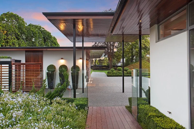 henry-blakely-landscapes-grumpys-garden-modern-house-walkway-lighting.jpg.jpg