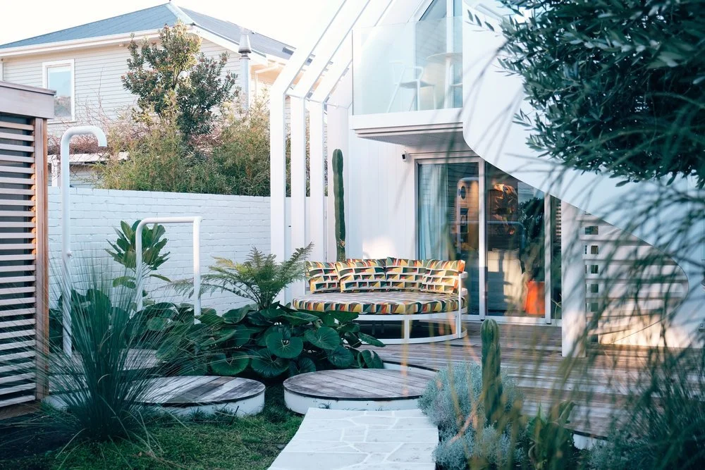henry-blakely-landscapes-christchurch-outdoor-lounge-area-deck.jpg.jpg
