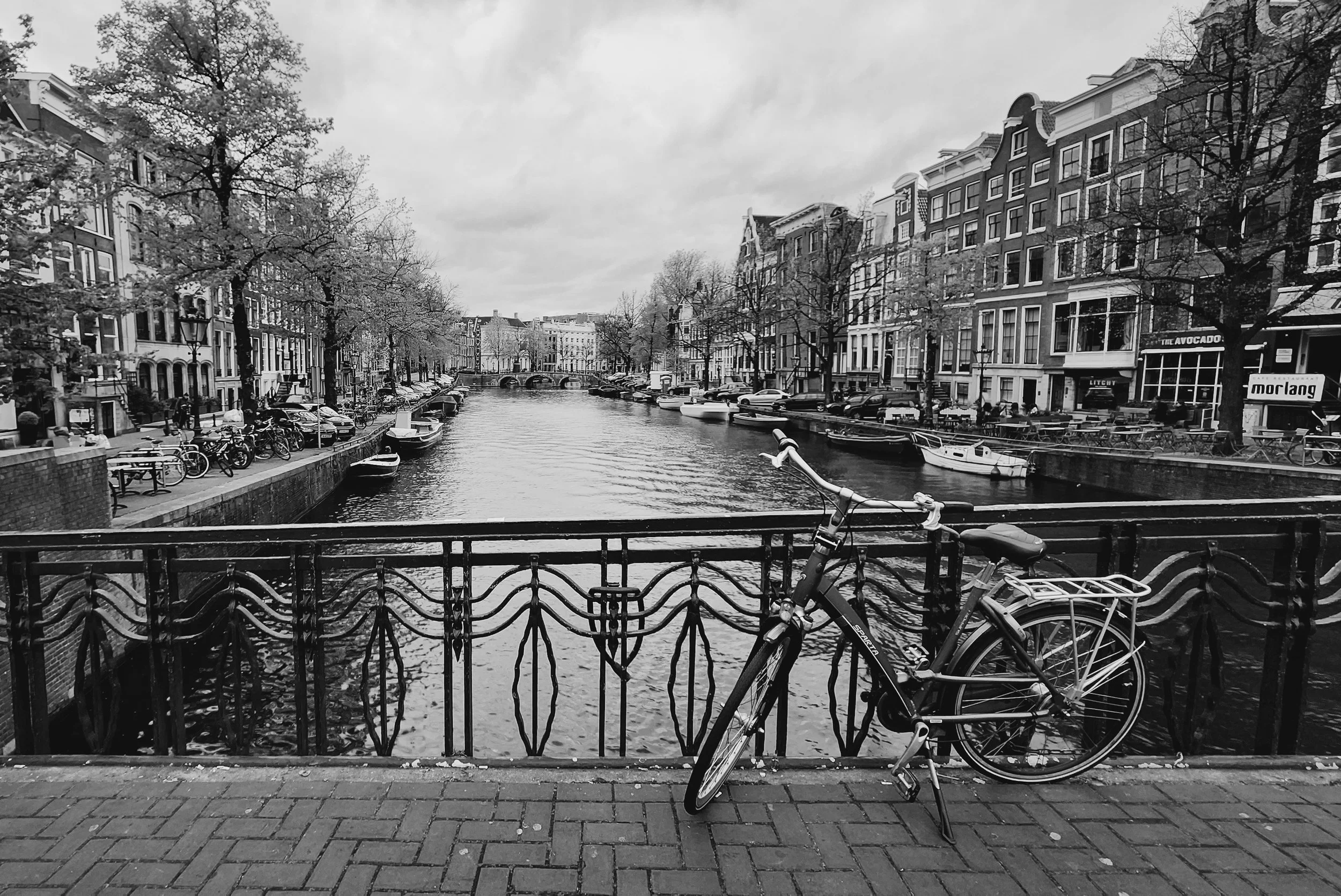 Amsterdam Canal 1 (1 of 1).jpg