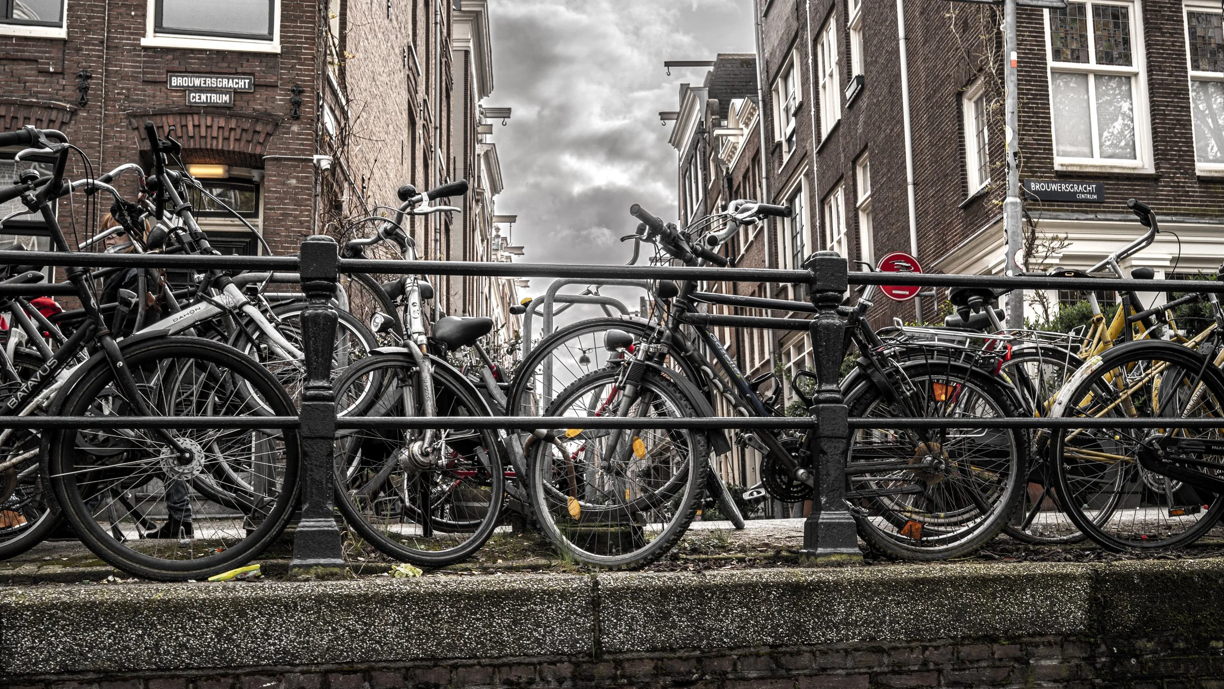 Amsterdam Canal Bicycles (1 of 1).jpg